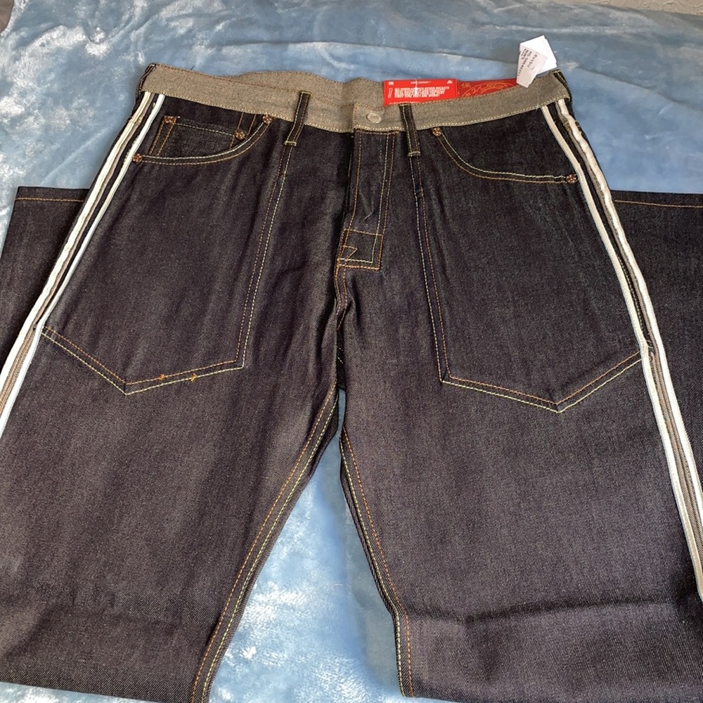Men’s EVISU jeans - Picture 2 of 8